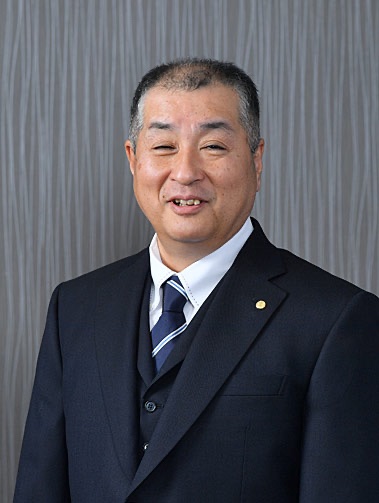 執行役員<br />
経営管理本部長 長尾 裕之